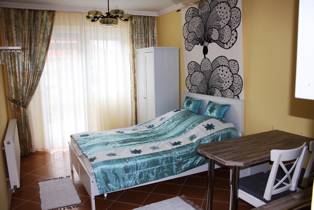 Főnix Apartman Apartman Hajdúszoboszló Szoba fotó